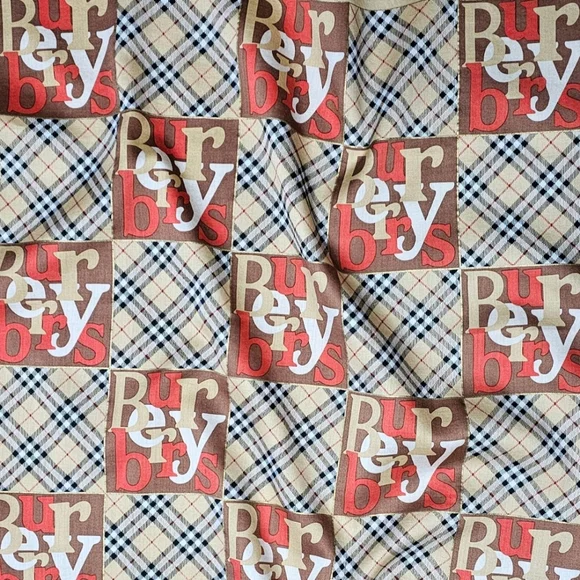 BURBERRY SCARF - Picture 12 of 12